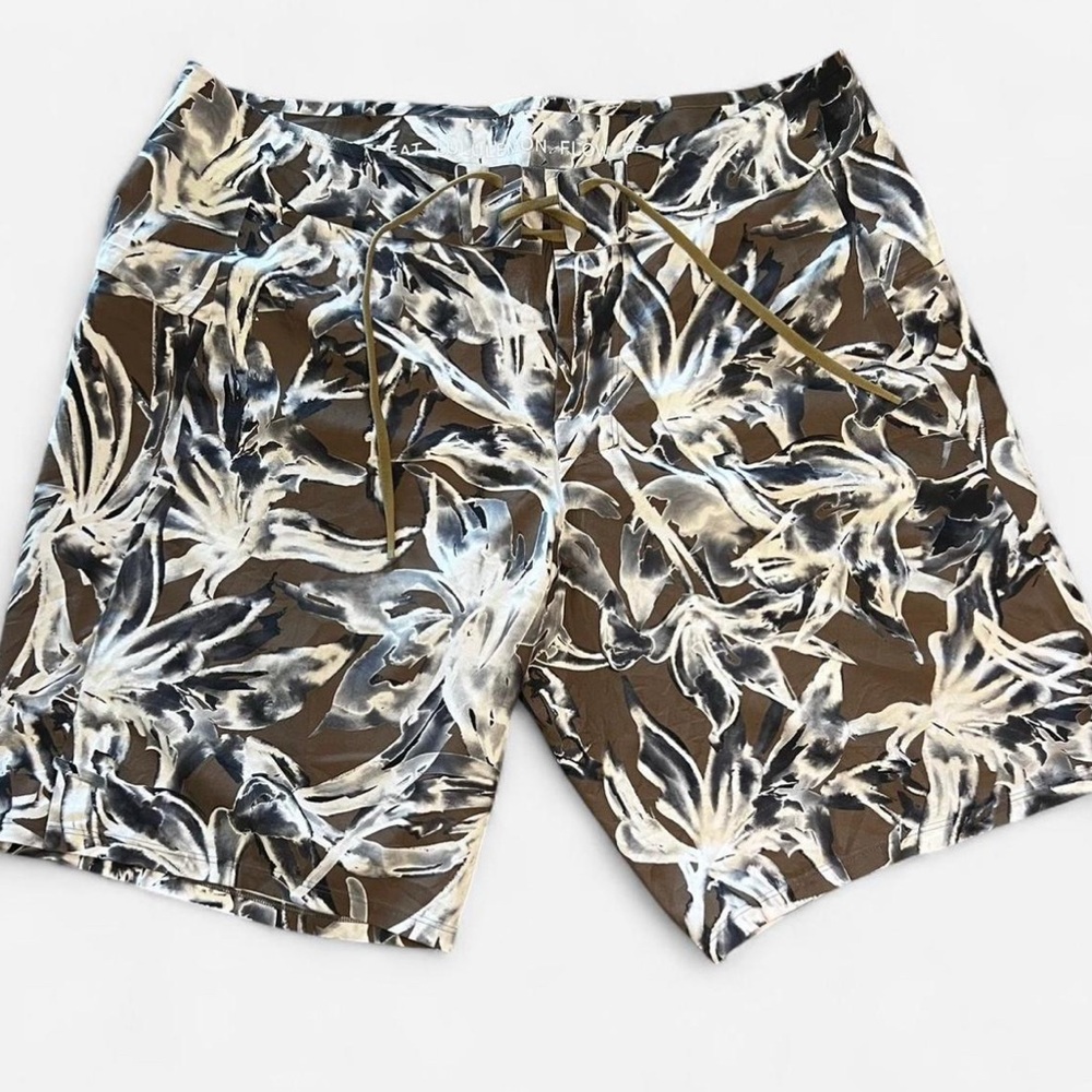 Lululemon athletica mens‎ breathing shorts Size Large